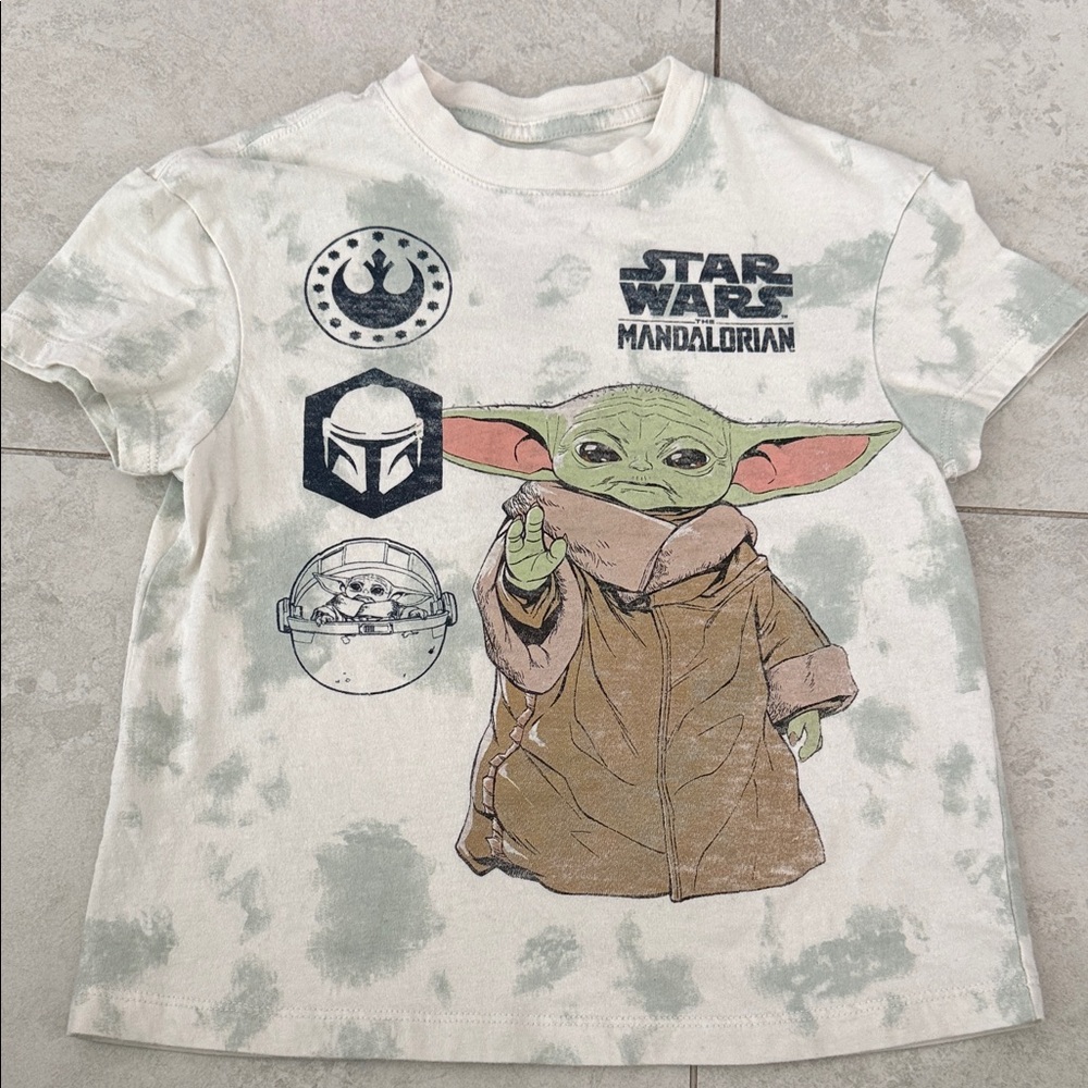 Star Wars Kids Short Sleeve Tee in White and Green with Grogu Graphic